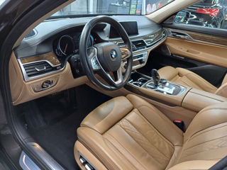 BMW 7 Series foto 8