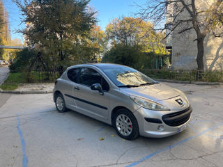 Peugeot 207 foto 2