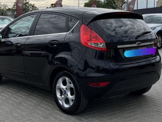 Ford Fiesta 5D foto 4