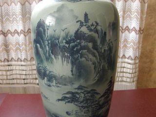 Китайская сине-зелёная ваза с подглазурной росписью ручной работы 46*23 см - 100 евро, с креветками foto 1