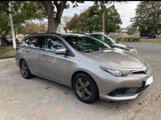 Toyota Auris foto 1