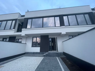 TownHouse ; 200 m2 ; Ciocirliei foto 2