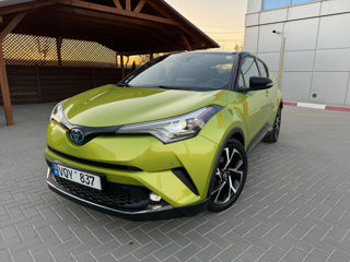 Toyota C-HR foto 2