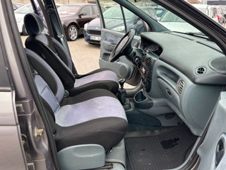 Renault Scenic foto 15