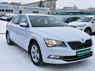 Skoda Superb foto 4