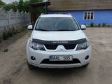 Mitsubishi Outlander foto 4