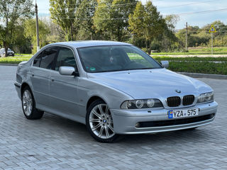 BMW 5 Series foto 3