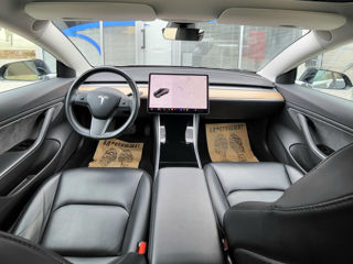 Tesla Model 3 foto 8