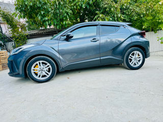 Toyota C-HR foto 2