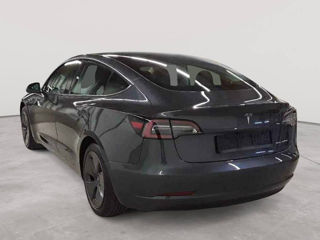 Tesla Model 3 foto 2