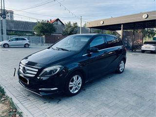 Mercedes B-Class foto 2