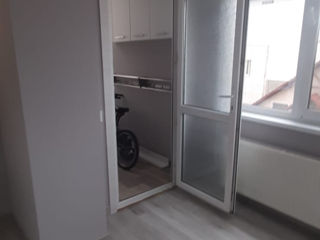 Apartament cu 3 camere, 70 m², Buiucani, Chișinău foto 2