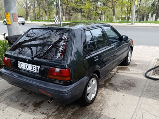 Nissan Sunny foto 3