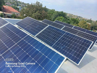 Efectuam lucrari de instalarea panourilor solare.