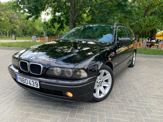 BMW 5 Series foto 1