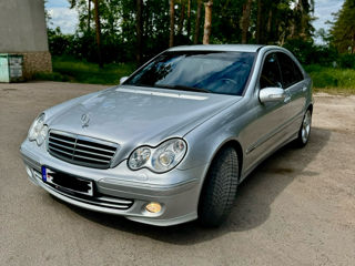 Mercedes C-Class foto 3