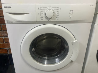 Îngustă BEKO 5 kg 1000 rp/min . Class A . Lucrează bine . Garanție . 100 de euro . Livrare .