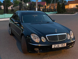 Mercedes E-Class foto 2