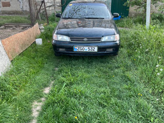 Toyota Carina foto 2
