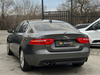 Jaguar XE foto 6