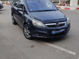 Opel Zafira foto 2