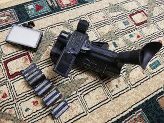 Sony HDR-AX2000E фото 4
