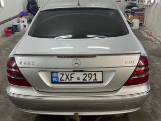 Mercedes E-Class foto 2