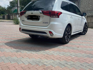 Mitsubishi Outlander foto 4