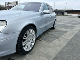 Mercedes E-Class foto 9