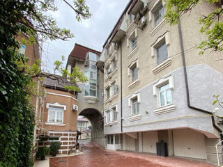 4-x комн. квартиры, 194 м², Центр, Кишинёв