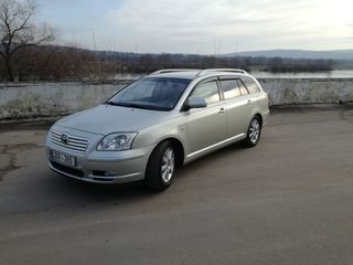 Toyota Avensis foto 1