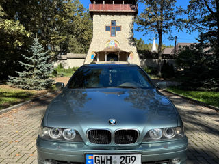 BMW 5 Series foto 2