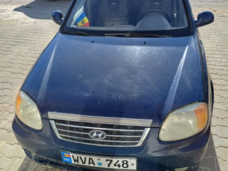 Hyundai Accent foto 1