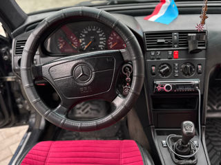 Mercedes C-Class foto 8