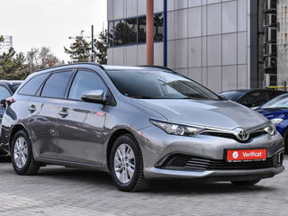 Toyota Auris foto 1