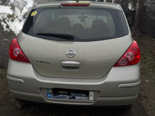 Nissan Tiida foto 2