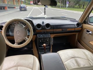 Mercedes Series (W123) фото 4