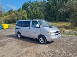 Volkswagen Caravelle foto 8