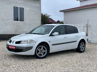 Renault Megane foto 1