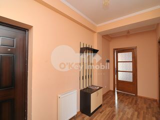 Apartament cu 2 camere, reparație euro, Centru, 350 € ! foto 9