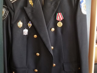 Продам униформу офицера полиции, куртку осенне-зимнюю, плащ офицерский foto 9