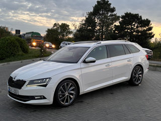 Skoda Superb foto 1