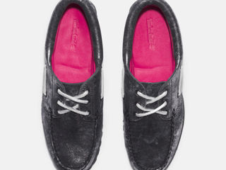 Noreen 3-Eye Lug Handsewn Boat Shoe for Women in Black foto 2