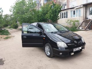 Nissan Almera Tino foto 4