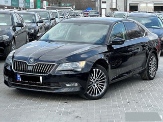 Skoda Superb foto 1