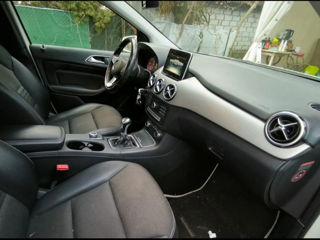 Mercedes B-Class foto 5