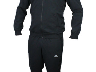 Costum sportiv Adidas