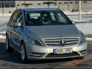 Mercedes B-Class foto 1