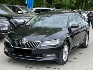 Skoda Superb foto 1