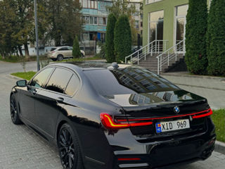 BMW 7 Series foto 3